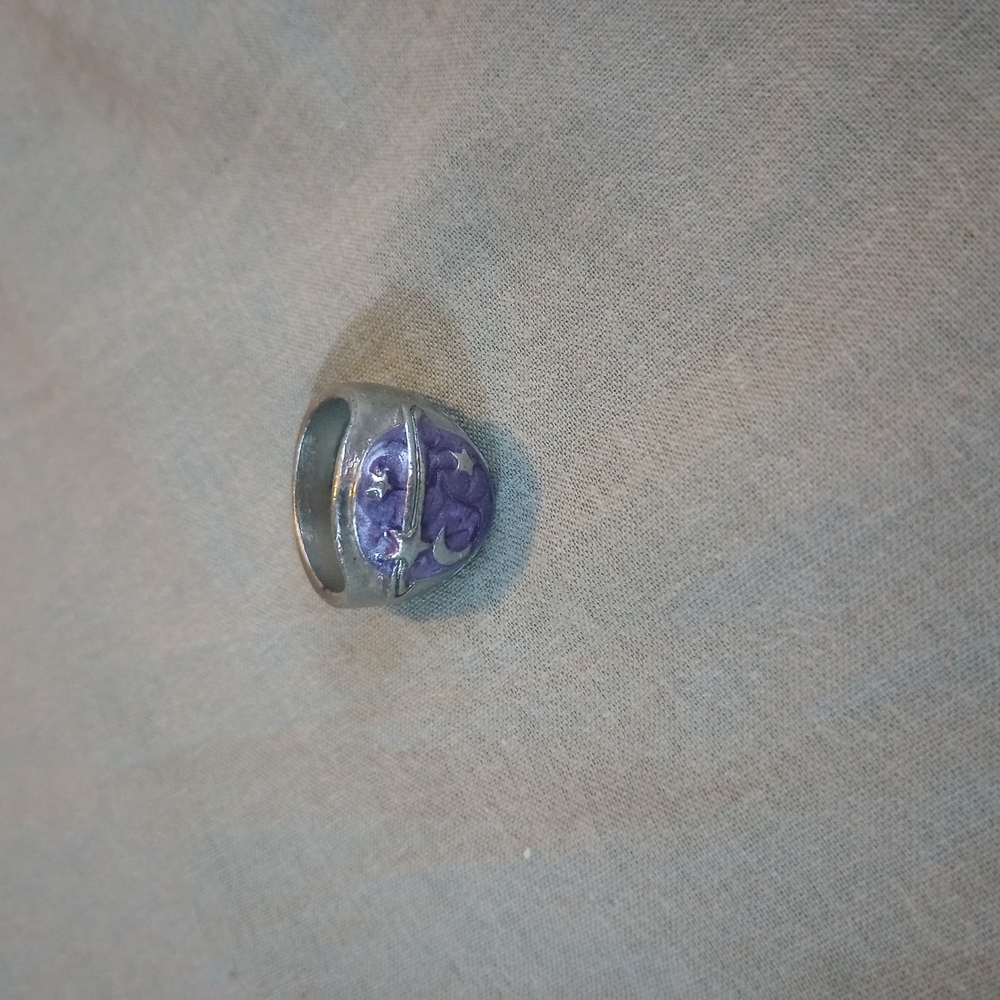 Elegant Purple Silver Ring